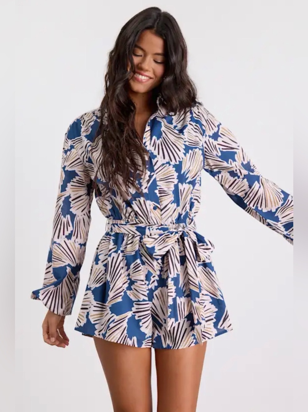 NWT Lulu's DIMORA Blue and Cream Abstract Print Long Sleeve Romper with Belt XS